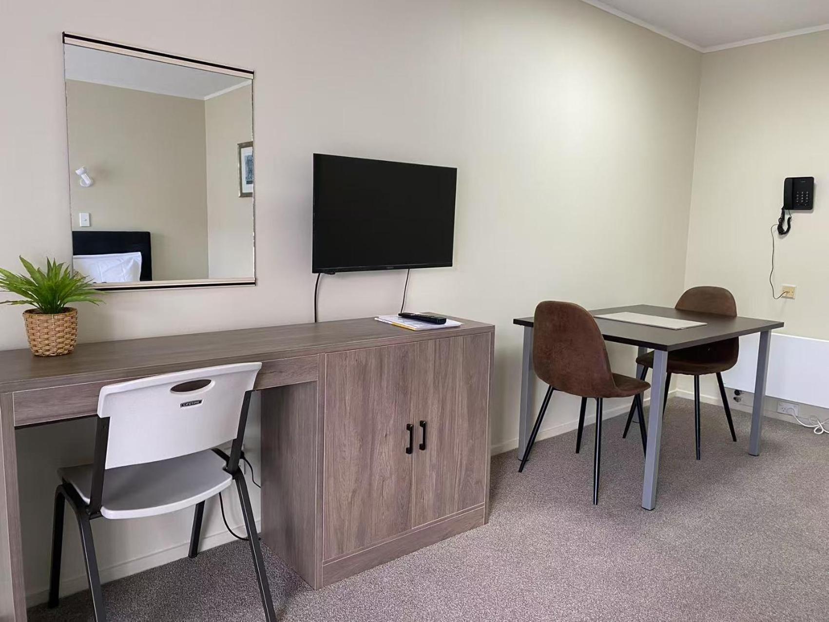 Malones Spa Motel Роторуа Экстерьер фото